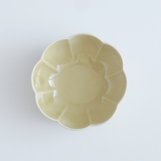 和食器通販　有田焼　窯元　金善窯　菊割　小鉢　鉢　ボウル　菊　花　│株式会社金善製陶所