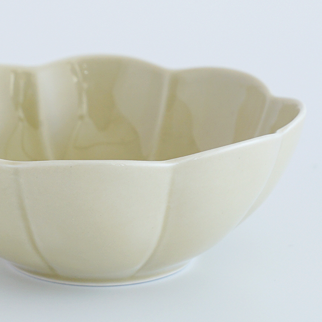 和食器通販　有田焼　窯元　金善窯　菊割　小鉢　鉢　ボウル　菊　花　│株式会社金善製陶所