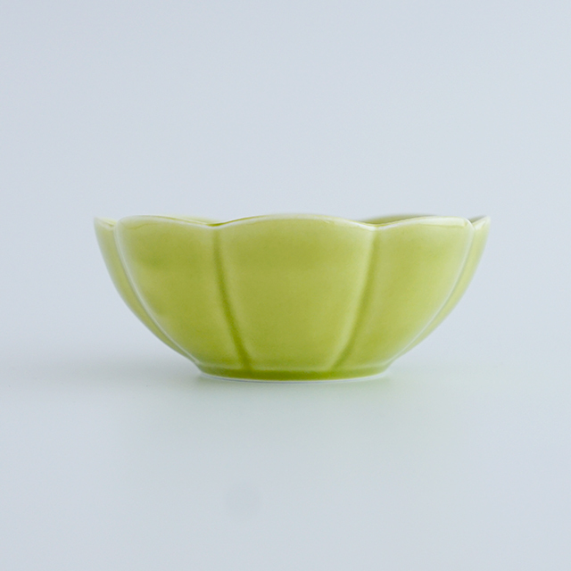 和食器通販　有田焼　窯元　金善窯　菊割　小鉢　鉢　ボウル　菊　花　│株式会社金善製陶所