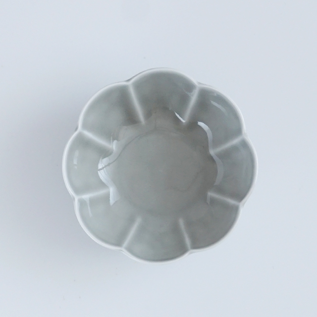 和食器通販　有田焼　窯元　金善窯　菊割　小鉢　鉢　ボウル　菊　花　│株式会社金善製陶所