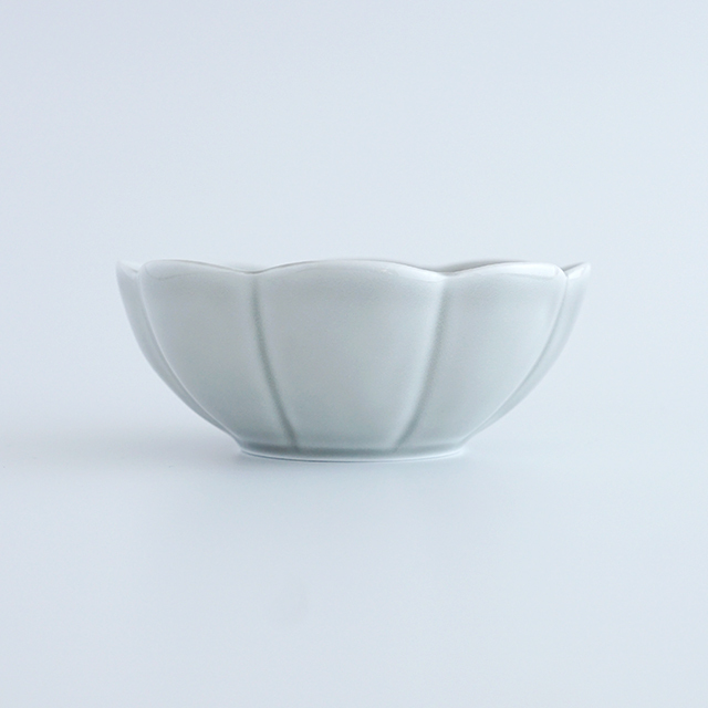 和食器通販　有田焼　窯元　金善窯　菊割　小鉢　鉢　ボウル　菊　花　│株式会社金善製陶所