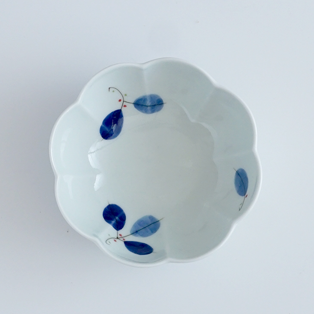 和食器通販　有田焼　窯元　金善窯　菊割　小鉢　鉢　ボウル　菊　花　│株式会社金善製陶所