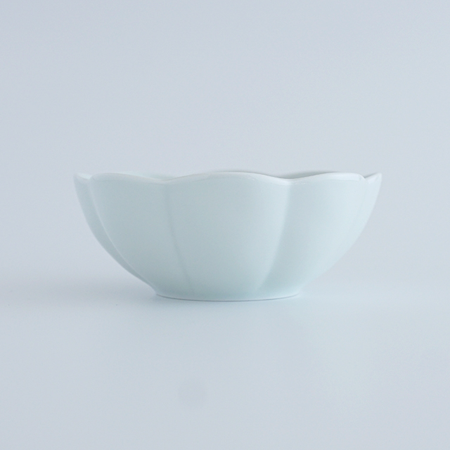 和食器通販　有田焼　窯元　金善窯　菊割　小鉢　鉢　ボウル　菊　花　│株式会社金善製陶所