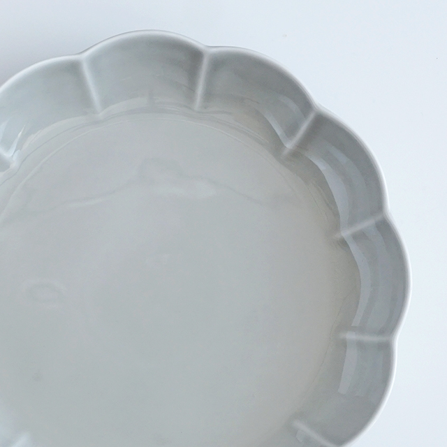 和食器通販　有田焼　窯元　金善窯　菊割　皿　深皿　プレート　菊　花　│株式会社金善製陶所
