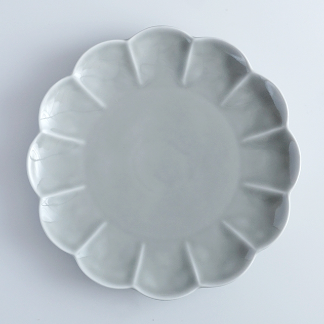 和食器通販　有田焼　窯元　金善窯　菊割　皿　プレート　花　菊　│株式会社金善製陶所