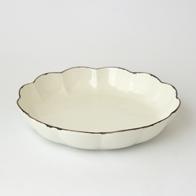 菊割浅鉢 22cm ホワイト釉サビ