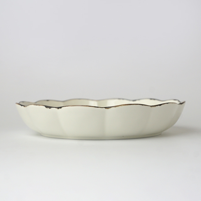 菊割浅鉢 22cm ホワイト釉サビ