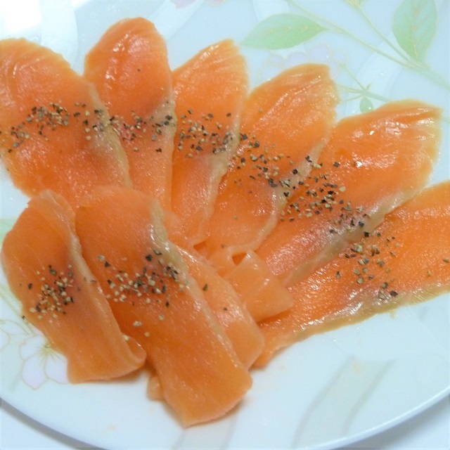 K839 スモークサーモンスライス100g 関門倶楽部