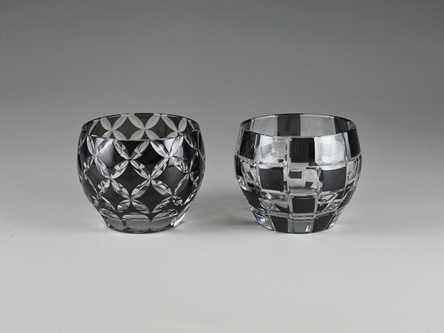 輸入【冷酒・珍味入れに】黒 切子 ぐい呑み 直径6cm×高さ4．8cm 