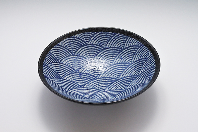 美濃焼】渕黒青海波8．0盛り鉢 直径24．5cm×高さ7．7cm