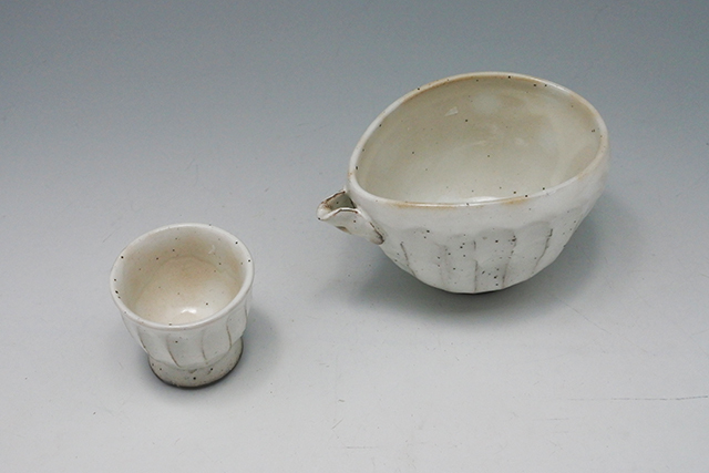 美濃焼】粉引面取片口酒器14．2×10×高さ8．4cm約