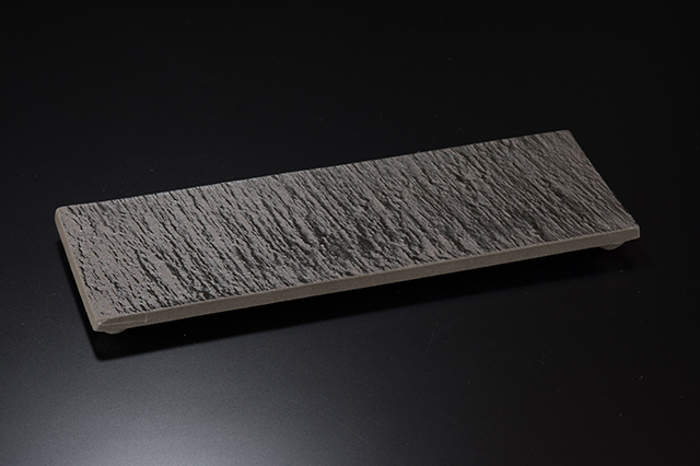 美濃焼】黒陶足付き30cm細長皿 30．5cm×11．2cm
