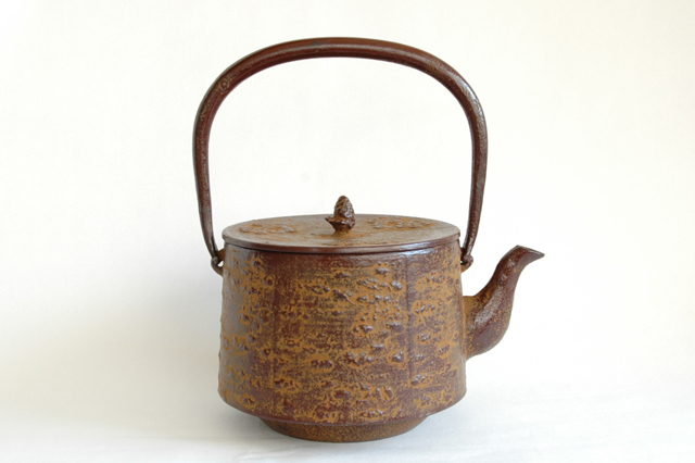 南部鉄瓶】桜皮寸筒型 1．6L 15×22×23．8cm