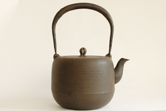 南部鉄瓶】棗型線引 1．8L 16×20×26cm