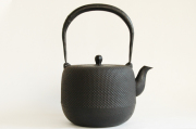 鉄瓶 castiron kettles
