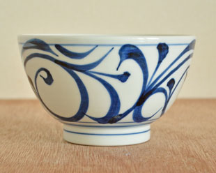 砥部焼の和食器 岡田陶房の丼鉢 【砥部工房 からくさ】