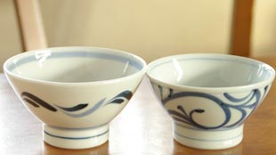 梅山窯の茶碗(小)と比較して