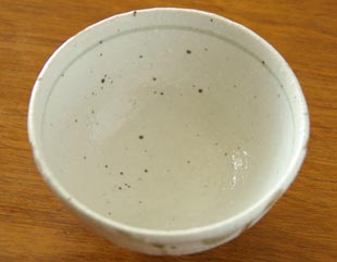 砥部焼・山中窯　唐草もようの茶碗を上から見て