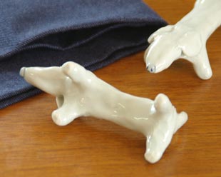 砥部焼・雲石窯　砥部焼犬のハクちゃんのおなか