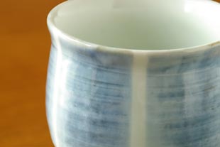 山中窯 はくせんの湯呑の絵付けの感じ