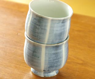山中窯 はくせんの湯呑を重ねたところ