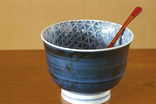 和食器・砥部焼　陽貴窯の深鉢