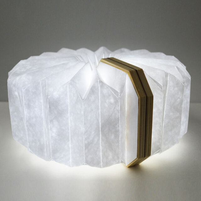 誕生日プレゼントや新築祝いなどに名入れ アコーディオンLEDライト