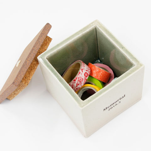 誕生日プレゼントや結婚記念日におすすめの信楽焼　名入れ 小箱 Angel