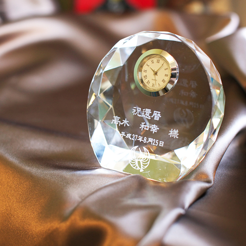 還暦祝いギフトやご両親へのプレゼントなどにクリスタル時計　シェル