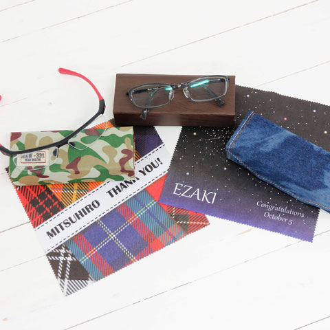 メガネケースFoldingと名入れ メガネ拭き 誕生日プレゼントや結婚記念