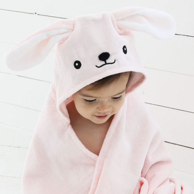 出産祝いのプレゼントにピッタリ！名前入り 出産祝い フード付きバスタオル