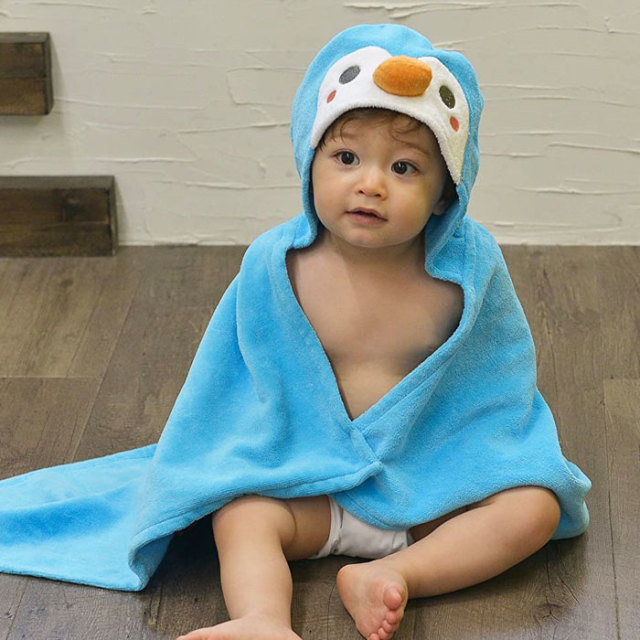 出産祝いのプレゼントにピッタリ！名前入り 出産祝い フード付きバスタオル