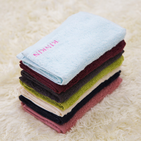 名入れ刺繍ハンカチ　純ギラ銀　ポケットタオル・内祝いギフトなどに