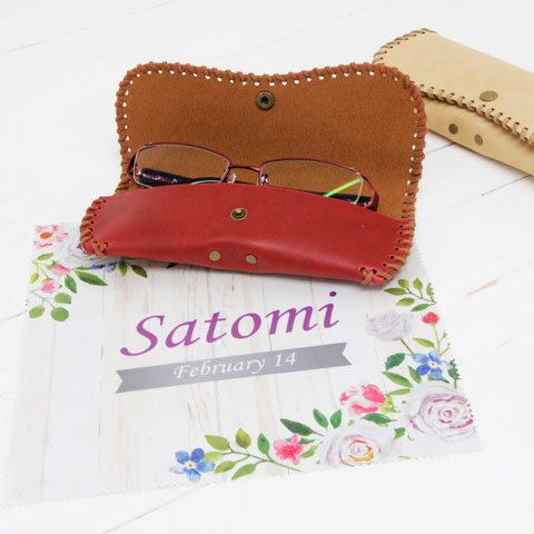 誕生日や両親への贈り物に・メガネケースMusutangと名入れ メガネ拭き