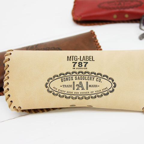 誕生日や両親への贈り物に・メガネケースMusutangと名入れ メガネ拭き