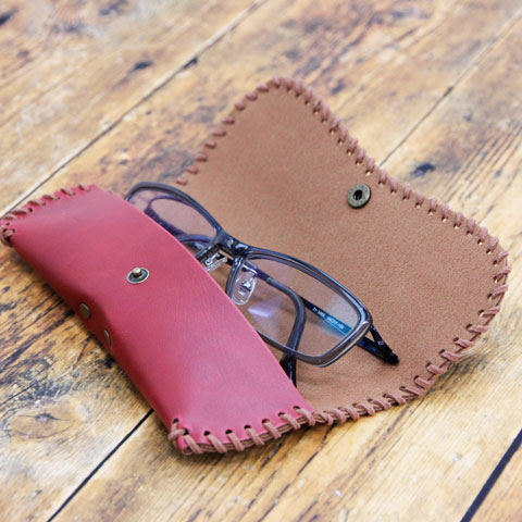 誕生日や両親への贈り物に・メガネケースMusutangと名入れ メガネ拭き