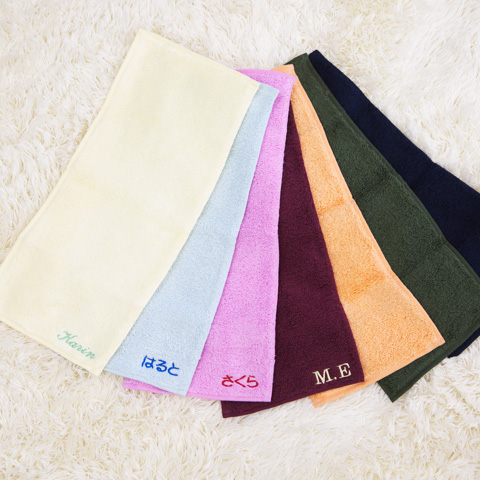 名入れ刺繍タオル なでしこ　ポケットタオル ＆ くまのマックスを誕生日や結婚祝いに