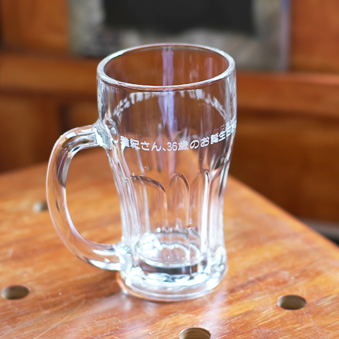 男性へのプレゼントとして喜ばれる名入れビールジョッキ