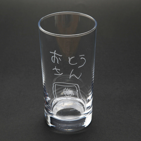 オリジナルイラストを彫刻できるハイボールグラスは母の日や父の日などに最適