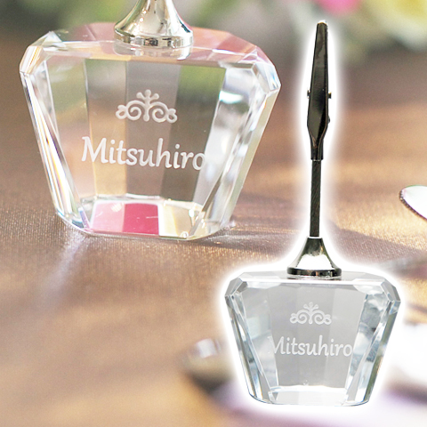 席札メモスタンドで特別な結婚式の大切なゲスト様をお出迎え