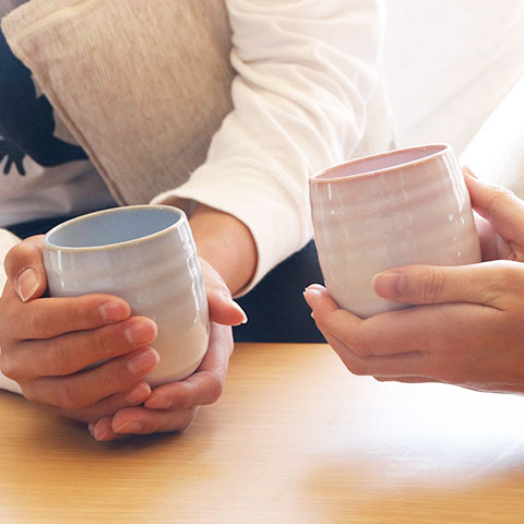 オリジナル木箱入り 萩焼 つぼみ ペア湯呑み　Laser[手描き・オリジナルデザイン]