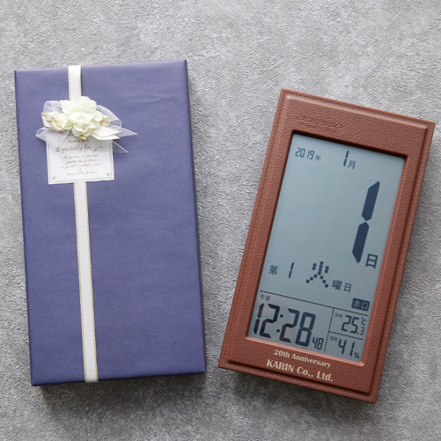 オリジナルプリント 革風 デジタル 日めくり電波時計 UV[手描き・オリジナルデザイン]