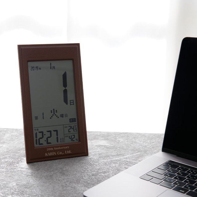 オリジナルプリント 革風 デジタル 日めくり電波時計 UV[手描き・オリジナルデザイン]