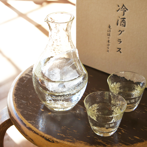 還暦祝い、結婚祝いなど様々なお祝いにおすすめの名入れ酒器セット高瀬川