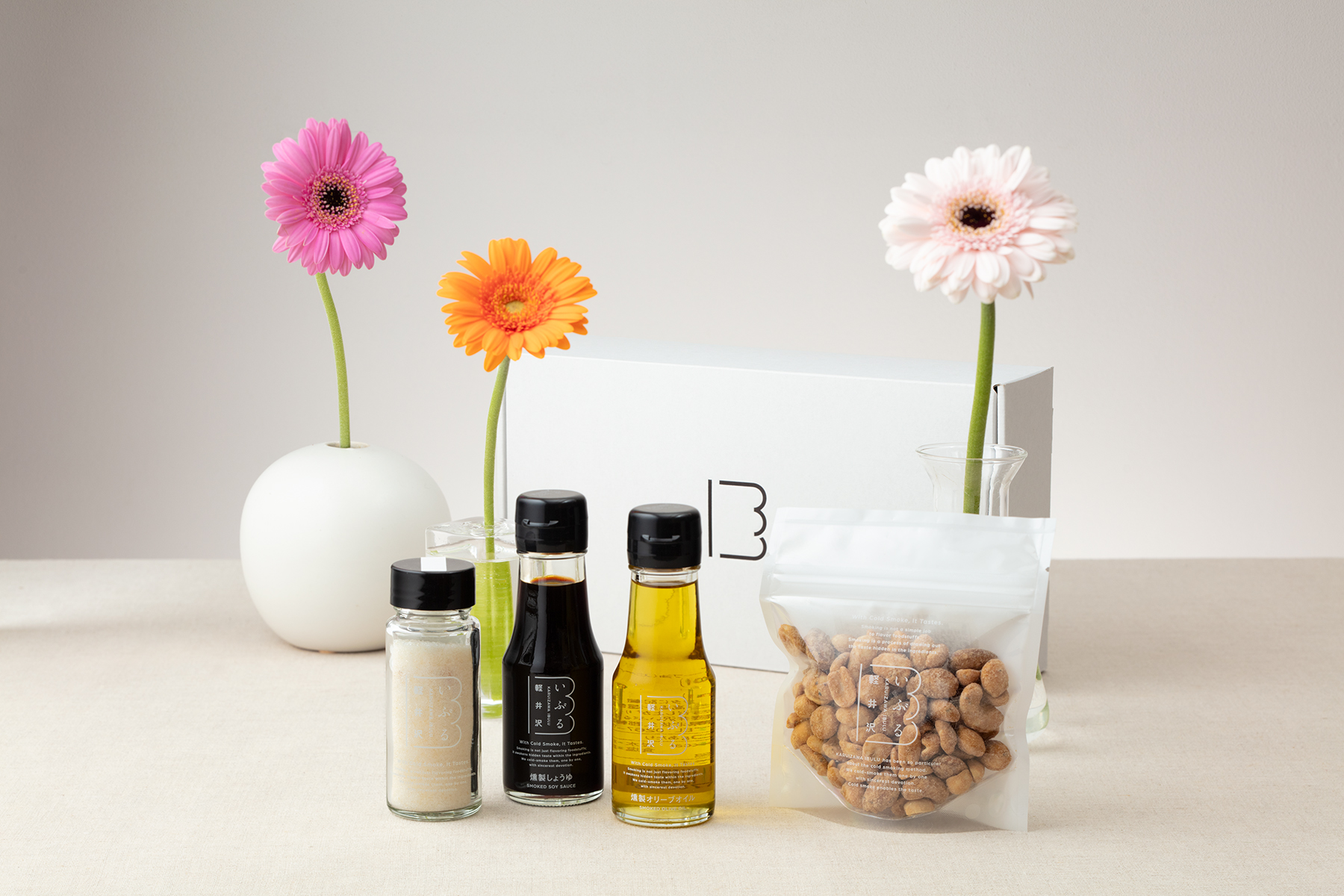 〈 母の日限定｜食を愉しむお母さんへ 〉 燻製4種ギフト