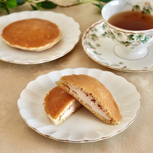 ヴィーガン＆グルテンフリーどら焼き いちごクリーム