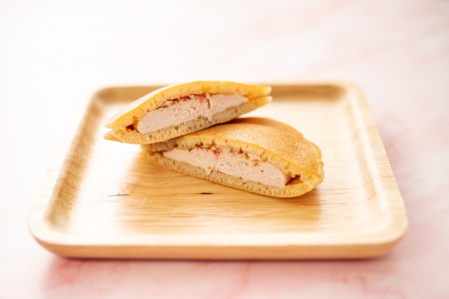 ヴィーガン＆グルテンフリーどら焼き いちごクリーム