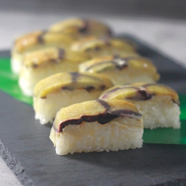 かるなぁ 茄子と生湯葉のバッテラ寿司