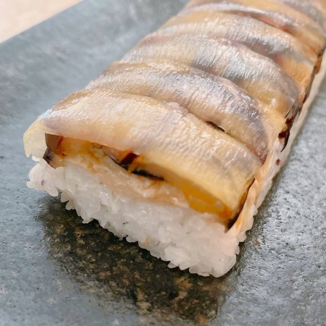 かるなぁ 茄子と生湯葉のバッテラ寿司