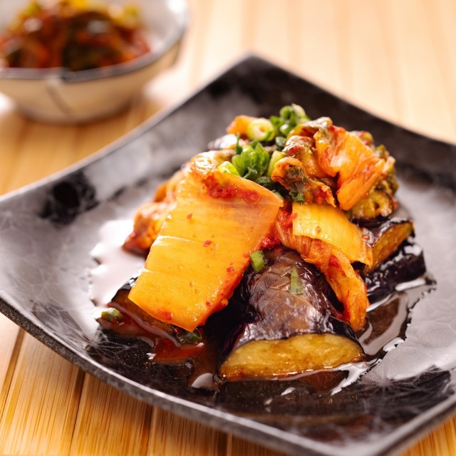 茄子の揚げ煮浸しキムチ和え